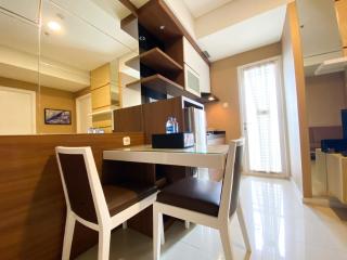 Metropolitan Manor 2BR Apartment at Parahyangan Residence By Travelio - 2