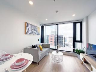 Stylish & Cozy 1 Bedroom Penthouse Apartment in CBD Near Skytower- Pool Gym Sauna - Auckland - 6