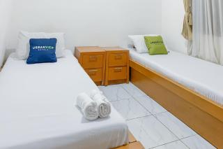 Urbanview Hotel Dasa Putra Syariah Sumedang - - 0