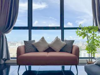 Panoramic Georgetown City & Sea View with Netflix - Jelutong - 9