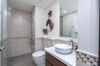 Awesome 1-Bedroom Apartment for 4 with Burj Views at Vera Tower in Business Bay - 7