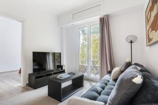 Nova Esquerra de lEixample 3br w 2 balconies BCN-111 - 8