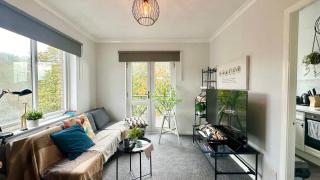 "Blue dreams" stay near Glasgow city - Dalmuir - 1