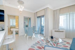 Escape24 - Vogue 1BR Near Burj Khalifa and Dubai Mall Downtown Dubai - 4