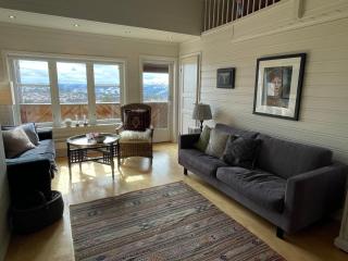 Stylish 4-Bedroom Apartment with Mountain Views! - Beitostøl - 9