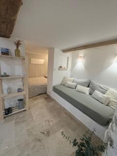 Studio climatisé au calme au coeur du village médiéval avec rue piétonne - Cagnes-sur-Mer - 6