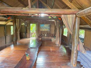 Bungalow - - 3