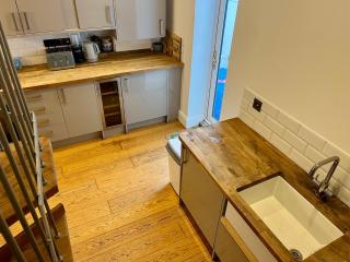 Lake Park House - Stylish Apartment with Parking - Cardiff - 1