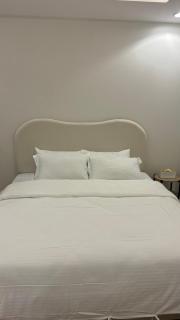 Close to the Boulevard - 4