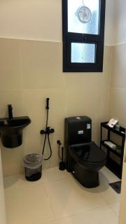 Close to the Boulevard - 3