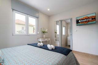 HostWise - Charming Bright House w/ Garden - Porto - 2