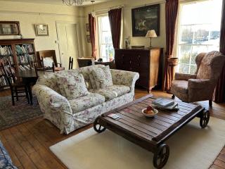 Peacocks Tearoom and Fine B&B - 4