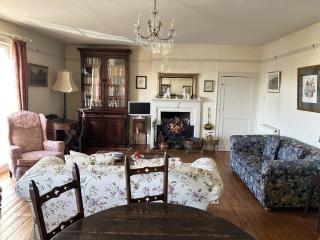 Peacocks Tearoom and Fine B&B - Ely - 3