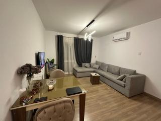 Luxury 2 bedrooms and 1 pathroom wide garden view - Madinaty - 8