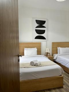 2BR Modern & Comfy Apartment in luxury neighbourhood - 6