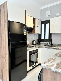 2BR Modern & Comfy Apartment in luxury neighbourhood - 8