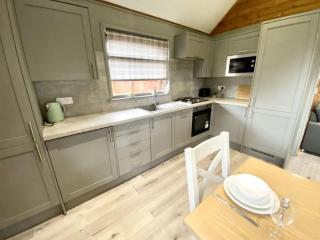 Willow Plus 2 Hot Tub - Garton - 4