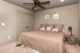 Walk to Bentonville Square - Cozy & Convenient - 5