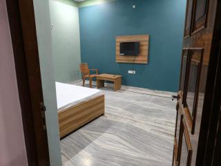 ecoessentials enterprises Hoom Stays - 1