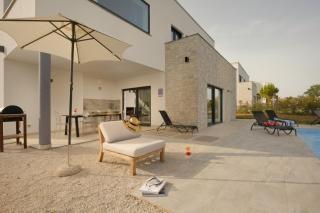 Villa Cala Sonriso for 8 people near Pula with heated pool & sea view - Krnica - 3