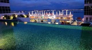 Big BathTub Premium Seafront Studio in Town with WiFi & Full Kitchen - George Town - 9