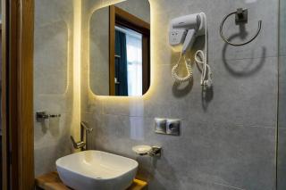 Peak Hotel Kazbegi - Kasbegi - 4