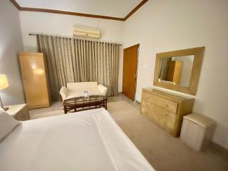 Two minutes walk from jinnah super market, Islamabad - 4