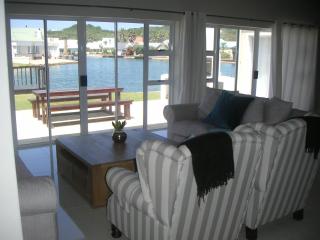 Waterside Living MM1297 - 2