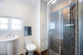 Stylish Comfort 2-BedFlat In Stockton, Sleeps 3 - 2