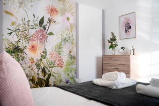 Stylish Comfort 2-BedFlat In Stockton, Sleeps 3 - 6
