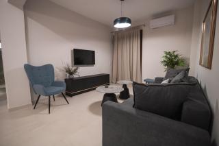 Christie's Luxury Apartments - 9