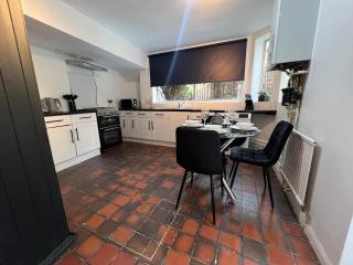 Fulham Tranquil 2BD King Bed Home with Parking & Gdn - Londra - 5