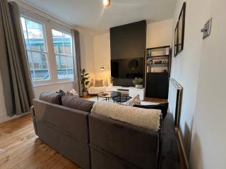 Fulham Tranquil 2BD King Bed Home with Parking & Gdn - Londra - 9