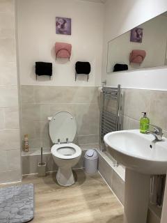 Stanton - Stylish 2 Bedroom - Dagenham - 6