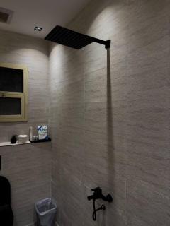 Sophisticated Malqa 1BR APT - Side Entrance - Riyad - 6