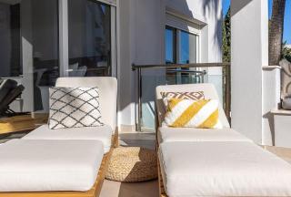 Apartment Diez in Estepona spacious balcony and sea view - 4