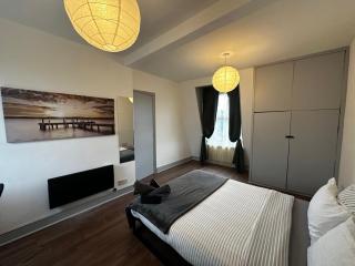 MileEnd 4 large master bedroom - Londres - 8