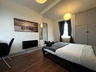 MileEnd 4 large master bedroom - Londres - 4