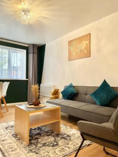 The Express Apartment - Goodmayes - 8
