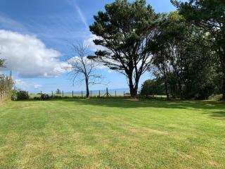 Bream Loft, dog friendly, wood burner, walking distance to beach - Falmouth - 8
