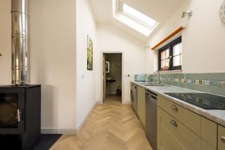 Bream Loft, dog friendly, wood burner, walking distance to beach - Falmouth - 2
