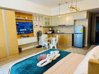 Venice Staycation Cozy Glimpse of Grand Canal View Retreat - Manila - 3