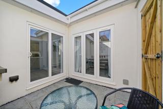 Spacious Modern Retreat - Near Temple Meads - Bristol - 2