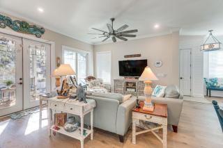Walk to Public Beach Hideaway in St Simons Island - King City - 7