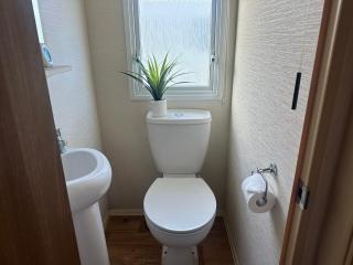 Cosy 3 Bedroom Caravan in South Cerney - South Cerney - 5