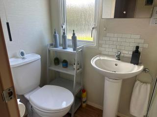 Cosy 3 Bedroom Caravan in South Cerney - South Cerney - 1