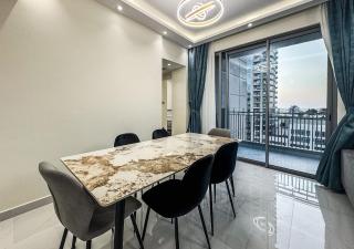 DreamShoma -2BR Deluxe Downtown Skyview - 8