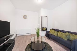 Cosy Home In London - 4 Sleeper - 5