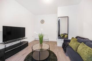 Cosy Home In London - 4 Sleeper - 3