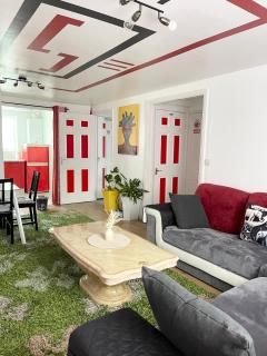 Westfield Gardens - 3 Bedroom Apartment - Goodmayes - 7